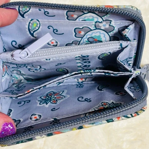 Vera Bradley Cotton Quilted ID Case Zipper Wallet - Picture 5 of 5